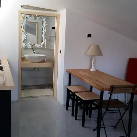 Cariddi Attic